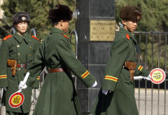 中共官员接受金正恩黄金贿赂遣返30脱北者(图)