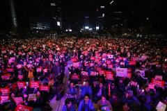 再破纪录韩国230万民众倒朴槿惠(图)