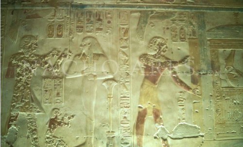 她是古埃及人转世帮助发现古老遗址