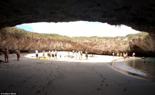 墨西哥奇特的天然洞窟
