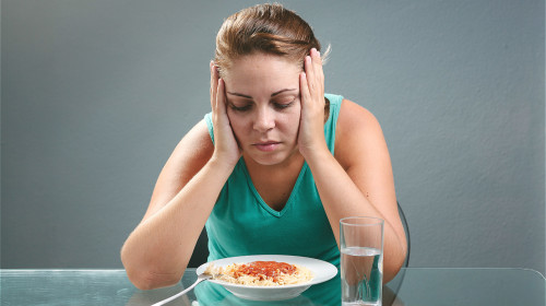 肝功能不好的人会有食欲不振的症状。