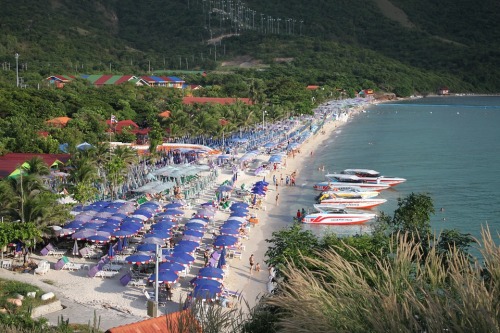 泰國海灘將實施禁烟令 違者罰款或坐牢