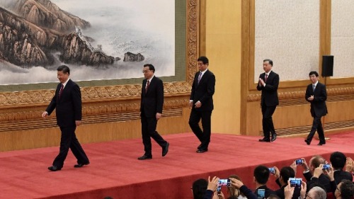 中共新七常委，王沪宁排名第五出场。