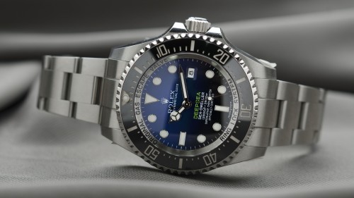 勞力士潛水錶被認為是「世界上辨識度最高的奢侈品之一」，也被公認為是手錶中的經典。