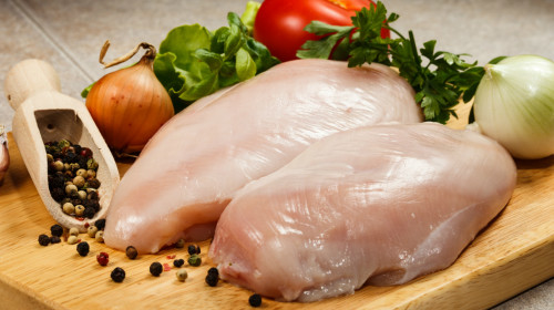 雞的肉質細嫩，極富營養，能滋補養身。