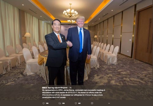 越南APEC期间，宋楚瑜与美国总统川普非正式会面。