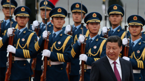 中国领导人习近平曾经订下“世界一流军队”的目标，然而美国国防大学学者指出，问题在人力素质。