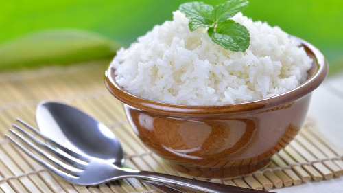有些食物不能搭配米饭一起食用。
