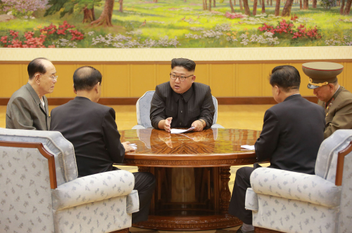 金正恩正式邀请韩国总统文在寅访问朝鲜。