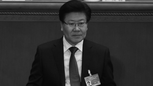3月17日，周永康的心腹、中共前政治局委员张春贤被贬任全国人大副委员长。