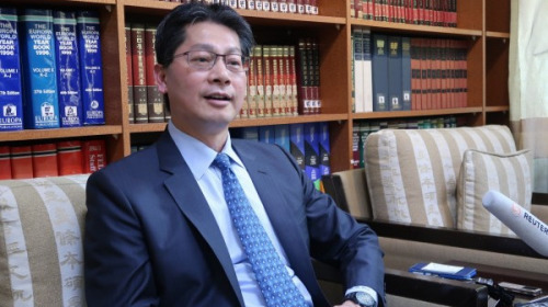 台湾外交部发言人李宪章针对此事件表示目前证实该台团安全。