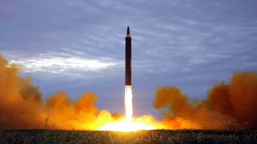 2017年8月29日，朝鲜发射中程战略弹道导弹Huxong-12。