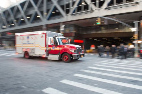 12月11日交通高峰時段，紐約市航港局客運總站附近發生一起爆炸事件。