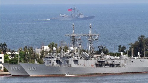美国总统川普签署2018年美国国防授权法案，将重新建立美台海军舰艇互访的适当性与可行性。图为左营军港。