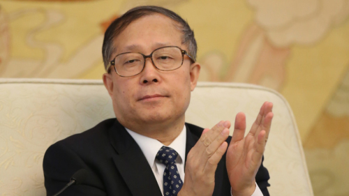 李鸿忠被港媒指为“政治变色龙”。