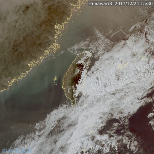 從氣象局的真實色影像衛星雲圖可以非常明顯的霾害，正逐步南下