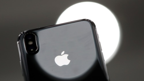 苹果去年与贵州省政府签订条款，被批评为了利润让中国大陆的用户面临风险。