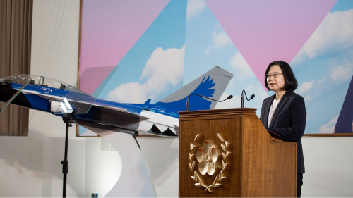 臺灣總統蔡英文12月30日舉辦年終記者會，強調國防自主。