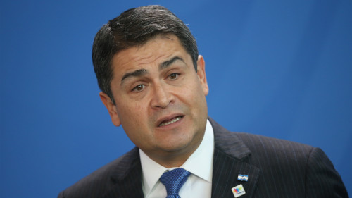 洪都拉斯选务当局4日表示，根据重新计票结果，现任总统耶南德兹在总统大选得票领先。(16:9) 