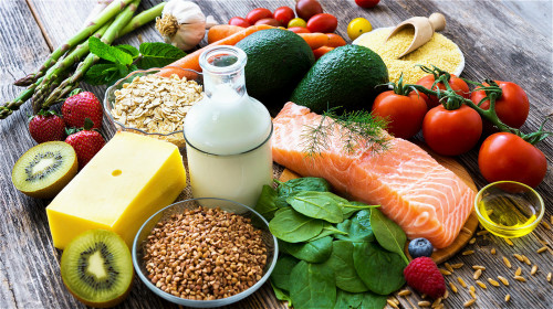 食物可以讓我們獲得許多營養素，達到身體保健作用。