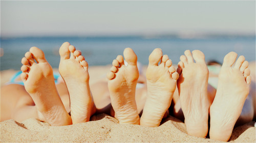 脚与人的寿命有关联，透过脚的温度、颜色可知人体健康状况。