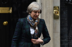 英國首相簽署公函脫歐談判進入倒計時(圖)