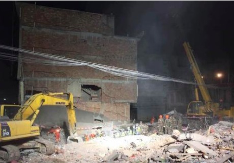 快讯：温州民宅突倒塌9人活埋4人亡