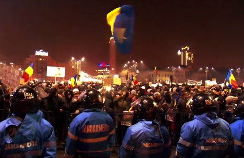羅馬尼亞抗議聲浪迫使政府廢除腐敗門檻政令