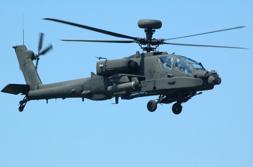 美阿帕奇直升機助戰三面隔離IS重鎮拉卡