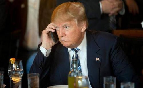 川普總統已經更換手機使用iphone