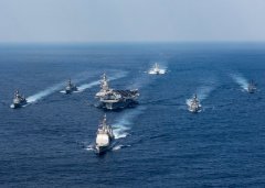 川普派無敵艦隊前往朝鮮中俄間諜船尾隨(圖)
