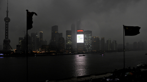 2015年股灾迷雾未散，图为中国金融重地上海。（图片来源：GETTY IMAGES)