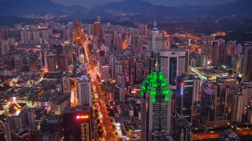 中國大陸在新一輪樓市調控政策影響下，各城市的房市正呈現出新的變化。從上市公司發布的公告來看，中小房企陷盈利困境。