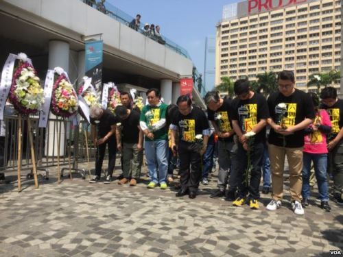 香港支聯會等團體政黨清明節像民主烈士獻花