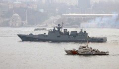開戰邊緣俄最強軍艦逼近美戰斧飛彈驅逐艦(圖)