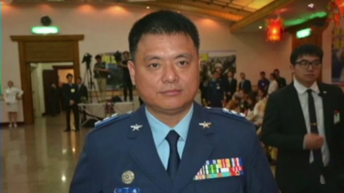 日前，被疑涉入共谍嫌疑的台湾少将谢嘉康（图片来源：美国之音视频截图） 