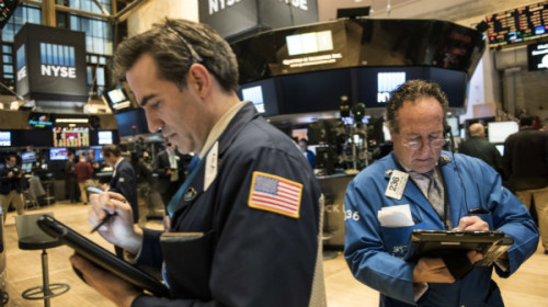 美国股市周四继续暴跌