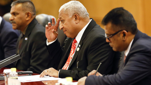  5月16日，斐濟總理巴依尼馬拉馬（JosaiaVoreqe Bainimarama）率團前往出席一帶一路國際高峰會 