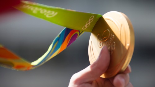 2020東京奧運會所需要的金屬獎牌，竟然全部提煉自垃圾！圖為里約奧運會獎品。