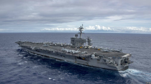 於2017年2月3日，美軍卡爾．文森號航母在南中國海巡航 