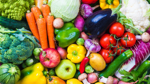 多吃蔬菜、水果等可以补充叶酸的食物。
