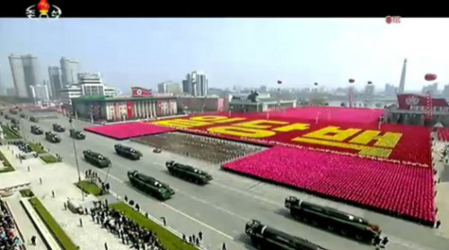 朝鮮慶祝建軍85週年閱兵典禮