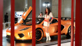 「你下車」華男怒斥爬上自己豪車的女同胞(組圖)