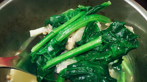 菠菜中含有多种抗氧化物，堪称肺癌的“免死金牌”。