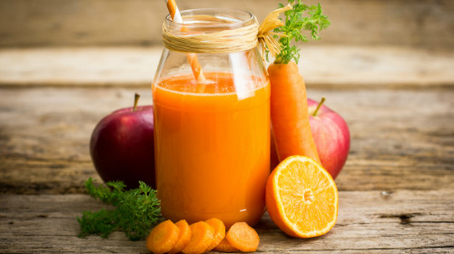 苹果金橘饮具有健脾和胃、理气化痰的功效。