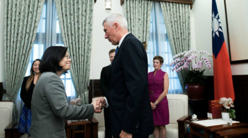 台湾总统蔡英文2017年6月7日会见美国智库专家（图片来源：台湾总统府）