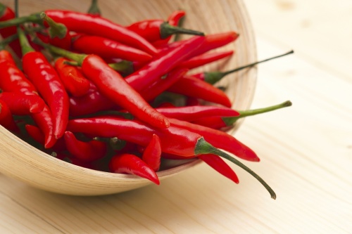 红辣椒中的辣椒素能分解体内垃圾，对肾脏健康很有帮助。