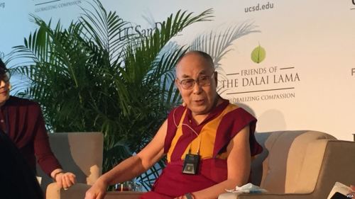 达赖喇嘛于6月17日举行记者会。