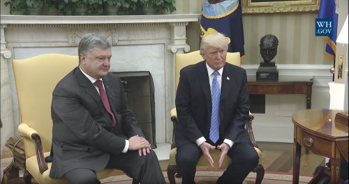 美国川普与乌克兰总统波罗申科。