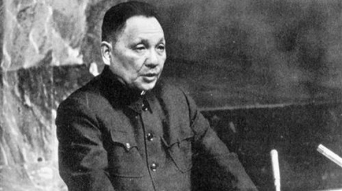 无论是反右运动、封杀民主墙运动、镇压“64”血案，件件都是由邓小平主导的。